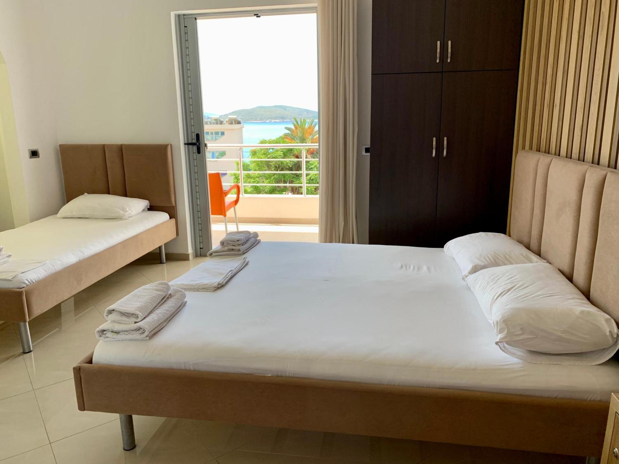 Hotel Piazza Sarande Exterior photo